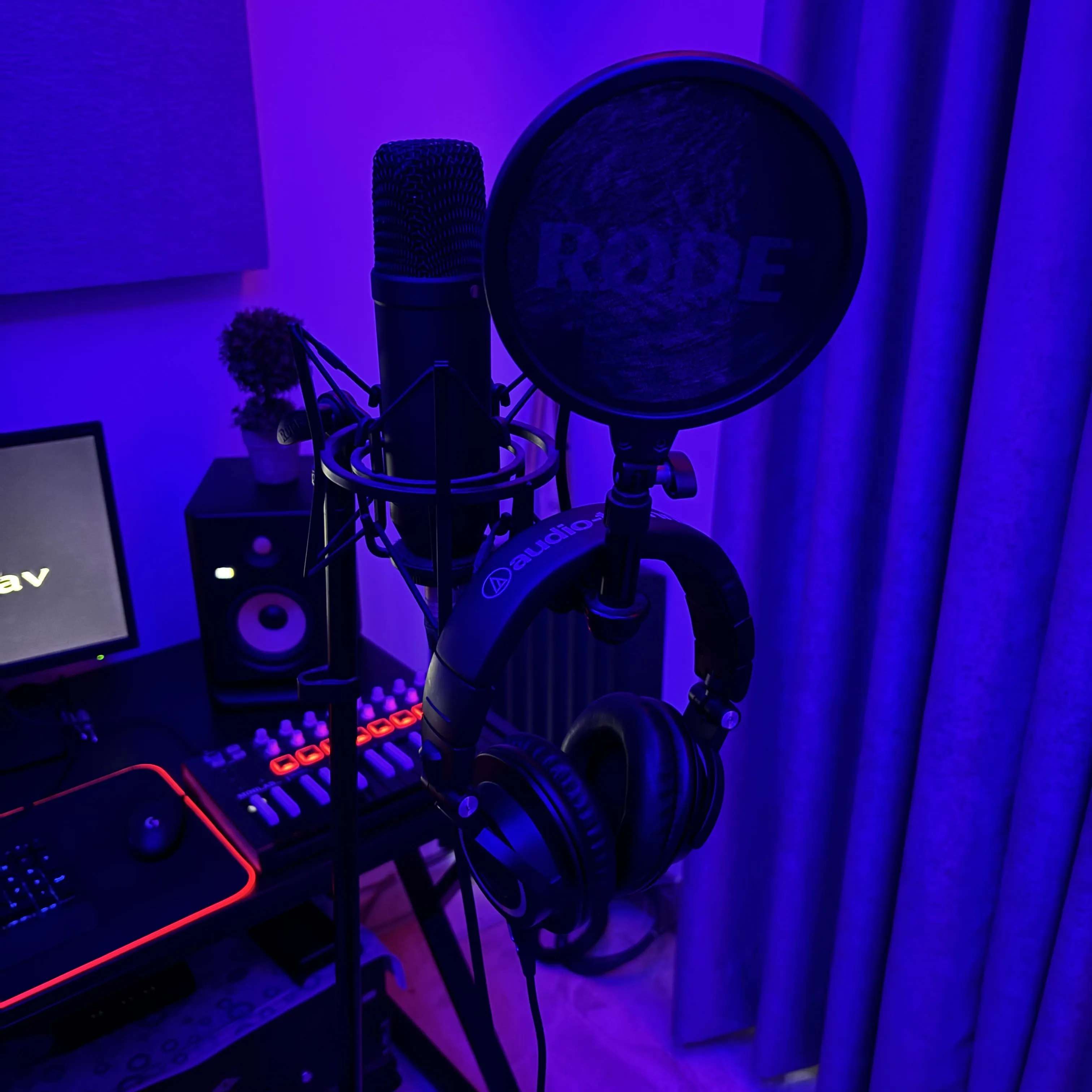 Professional Microphone Setup at Studio.wav